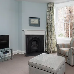 Gorgeous 3-bedroom Apartment Edinburgh