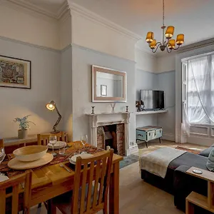 New Grade 2 Historic Flat In The Heart Of Apartment Chester